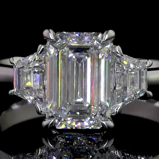 Emerald 3 Stones Ring RG008