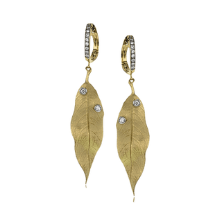 Fallen Leaves Earrings in 18k Gold with Diamonds DE264